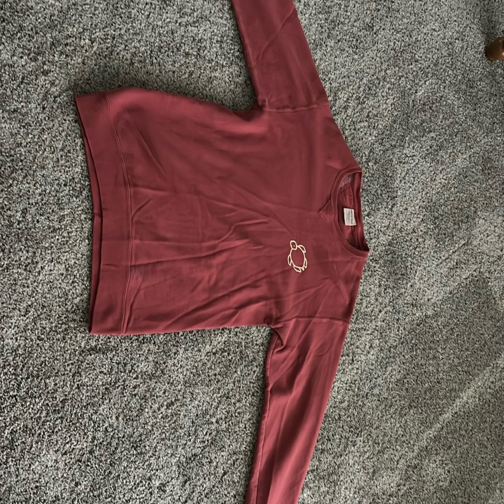 Shelly Cove sweatshirt. Size small. Fairly worn.